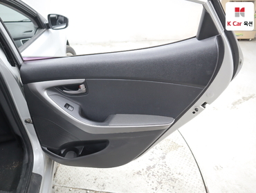 2011 - hyundai avante