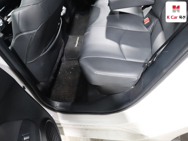 2021 - toyota prius
