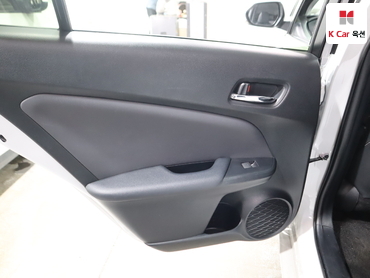 2021 - toyota prius