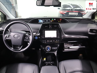 2021 - toyota prius