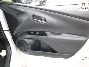 2021 - toyota prius