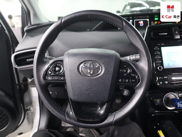 2021 - toyota prius
