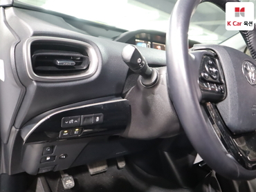 2021 - toyota prius