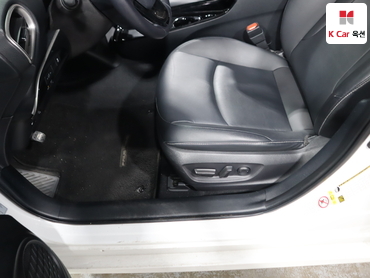 2021 - toyota prius
