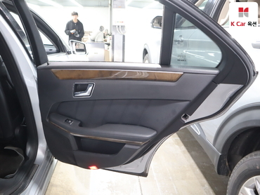 2010 - mercedes-benz e300