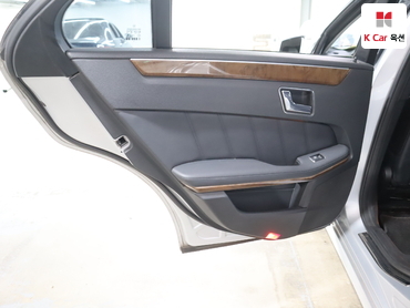 2010 - mercedes-benz e300