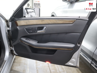 2010 - mercedes-benz e300