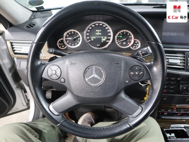 2010 - mercedes-benz e300