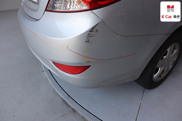 2011 - hyundai accent