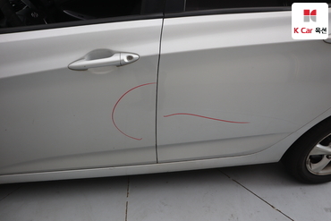 2011 - hyundai accent