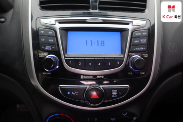 2011 - hyundai accent