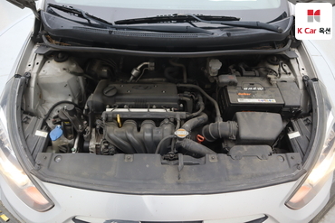 2011 - hyundai accent