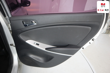 2011 - hyundai accent