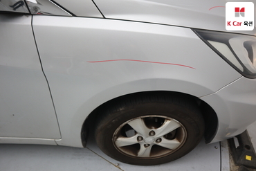 2011 - hyundai accent