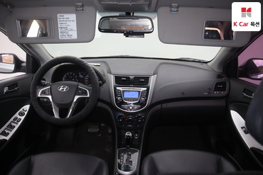 2011 - hyundai accent