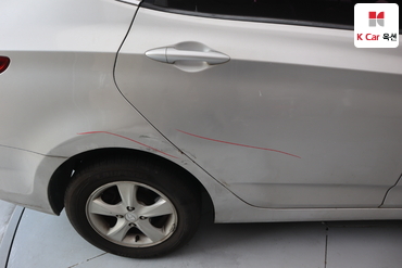 2011 - hyundai accent