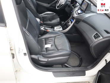 2012 - hyundai avante