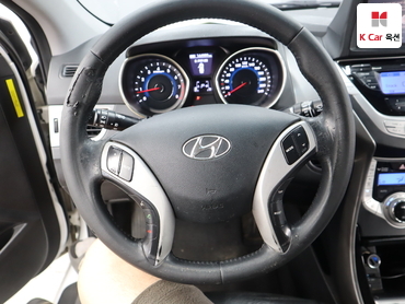 2012 - hyundai avante