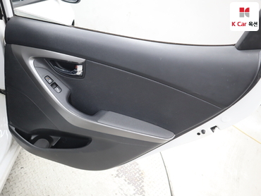 2012 - hyundai avante