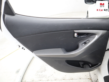2012 - hyundai avante