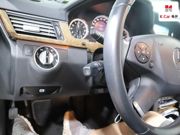 2011 - mercedes-benz e300