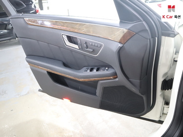 2011 - mercedes-benz e300