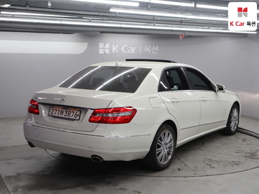 2011 - mercedes-benz e300