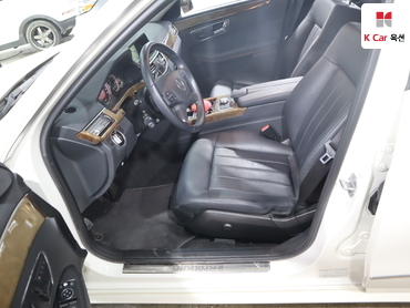 2011 - mercedes-benz e300