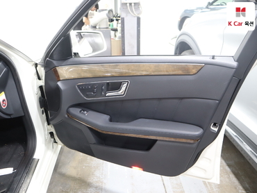 2011 - mercedes-benz e300