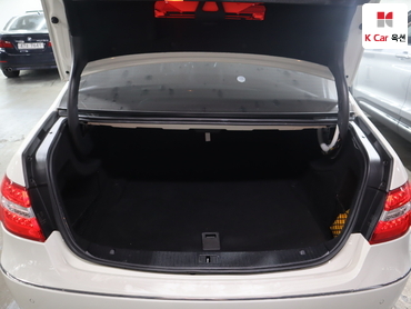 2011 - mercedes-benz e300