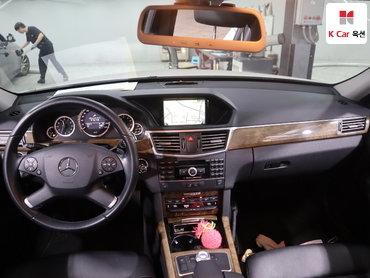 2011 - mercedes-benz e300