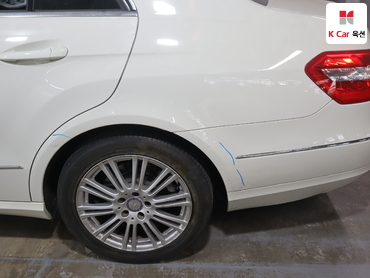 2011 - mercedes-benz e300