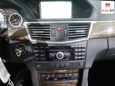 2011 - mercedes-benz e300