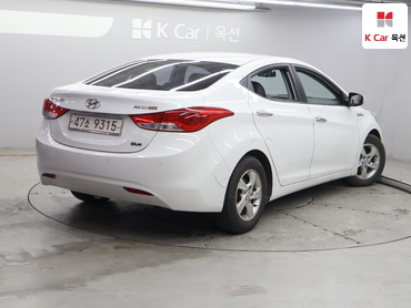 2012 - hyundai avante