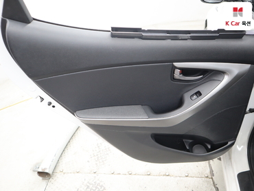 2012 - hyundai avante