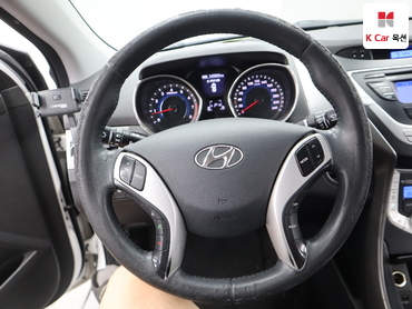 2012 - hyundai avante