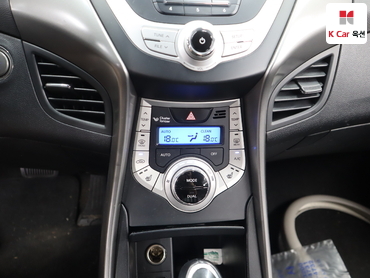 2012 - hyundai avante