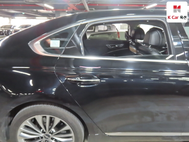 2022 - kia k9