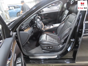2022 - kia k9