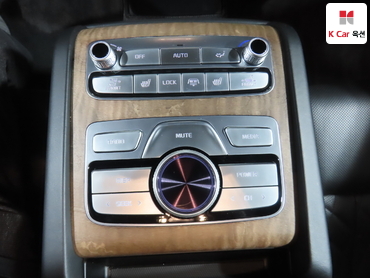 2022 - kia k9