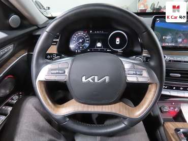 2022 - kia k9