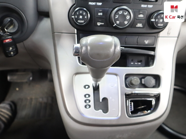 2011 - kia carnival