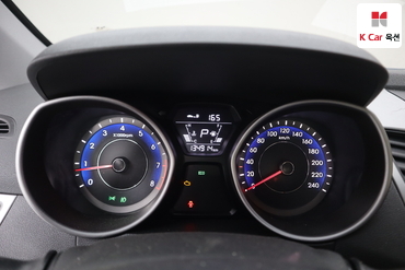 2015 - hyundai avante