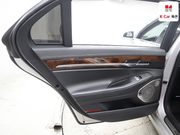 2018 - genesis eq900