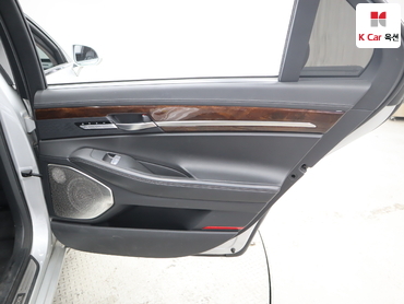 2018 - genesis eq900