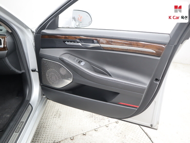 2018 - genesis eq900