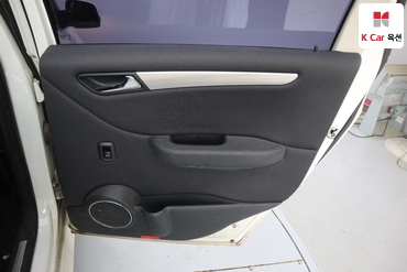 2011 - mercedes-benz b200