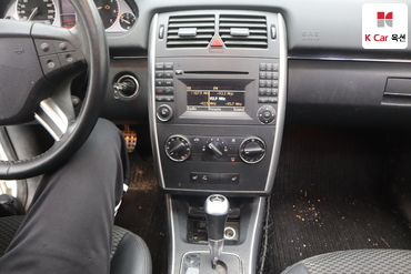 2011 - mercedes-benz b200