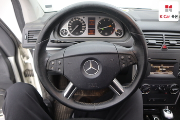 2011 - mercedes-benz b200