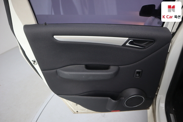 2011 - mercedes-benz b200